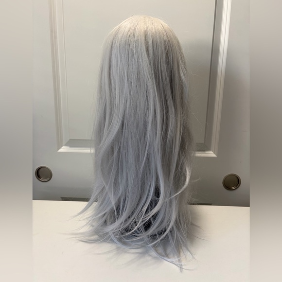 Long Layered Silvery Grey Wig with Swept Bangs - Picture 4 of 7